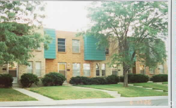 Primary Photo - 7128-7142 Mariposa St