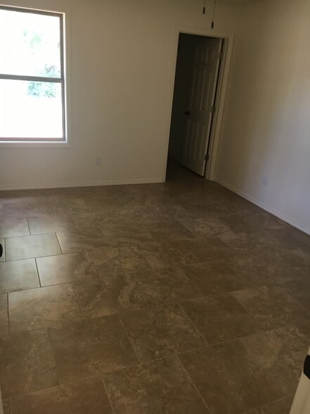 MASTER BED ROOM - 1073 N Erie Ave