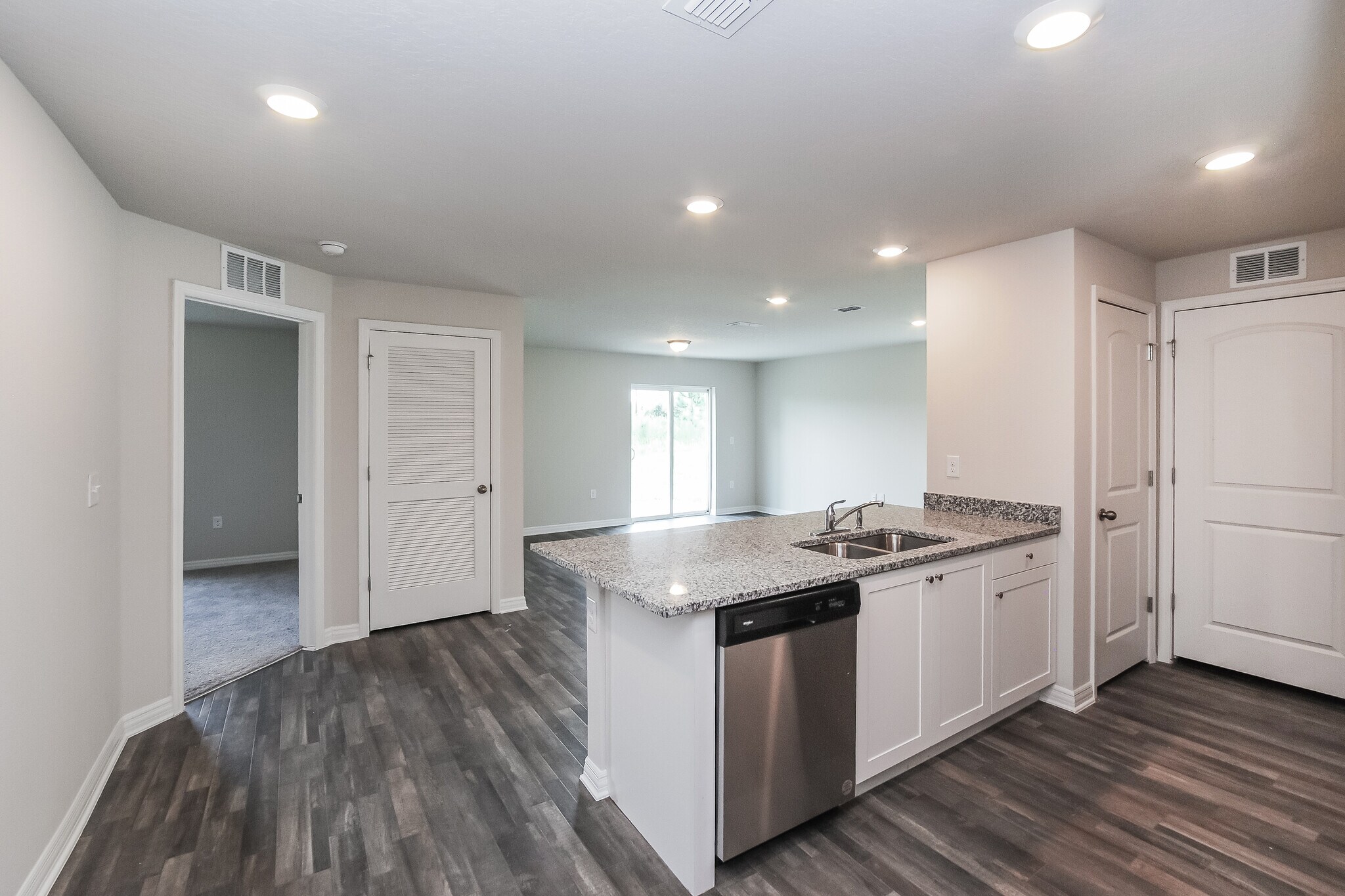 Building Photo - 139 River Hl Dr