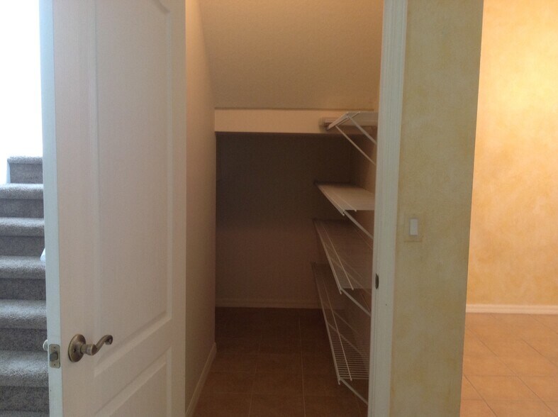 Building Photo - 2533 Stanhope Dr