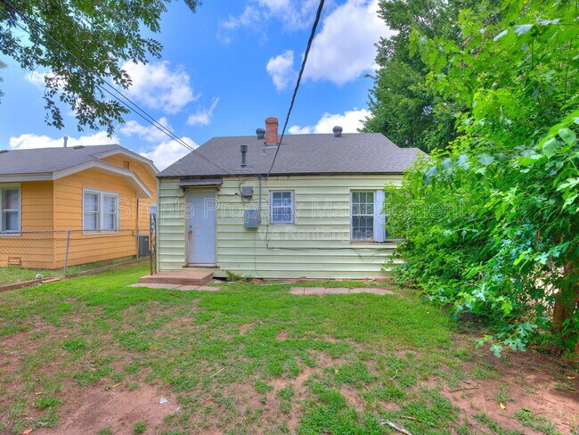 Building Photo - 1524 SW Binkley St