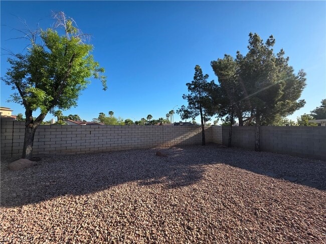 Building Photo - 626 Palmwood Ln