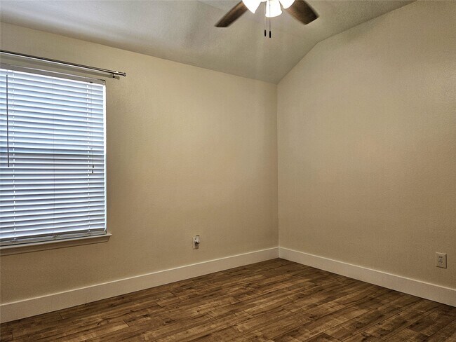 Building Photo - 2610 Slider Ct