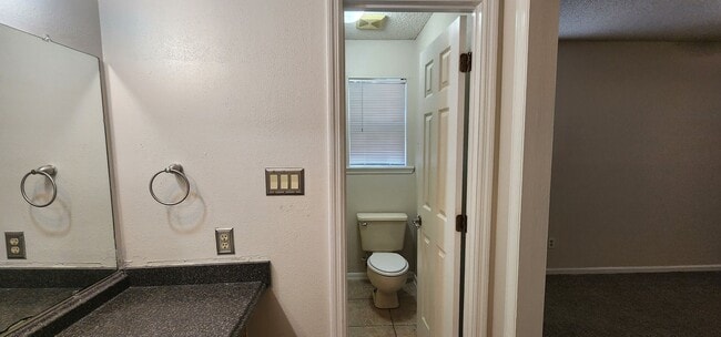 Building Photo - Inviting 3-Bedroom Valdosta Home with Fenc...
