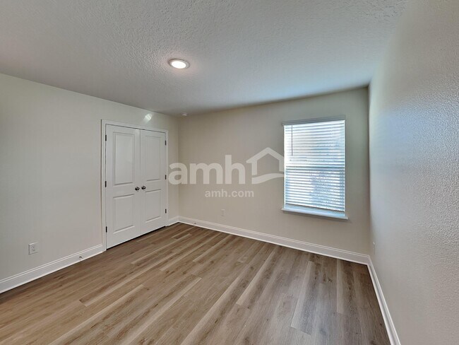 Building Photo - 6111 Little Blf Cir