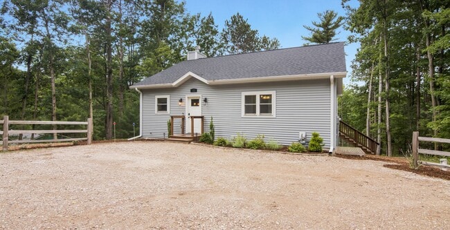Building Photo - Tranquil Waters - Furnished Monthly Rental