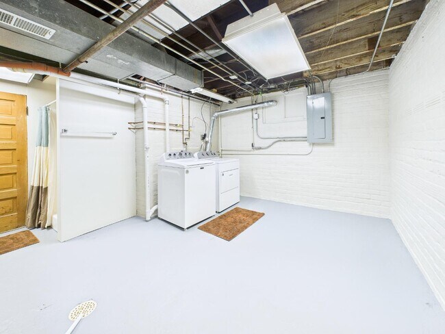 Building Photo - 1522 Park Wild Ave