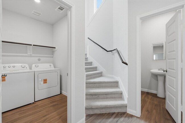 Building Photo - 2405 Bray Head Dr
