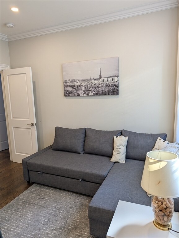 Building Photo - 2A Wellington St