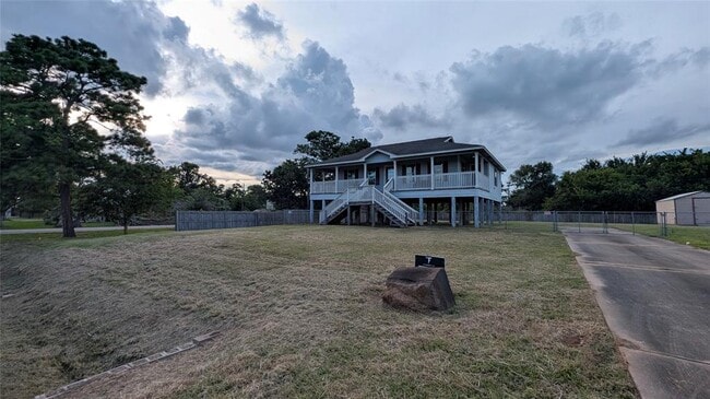 Primary Photo - 530 S Shady Ln