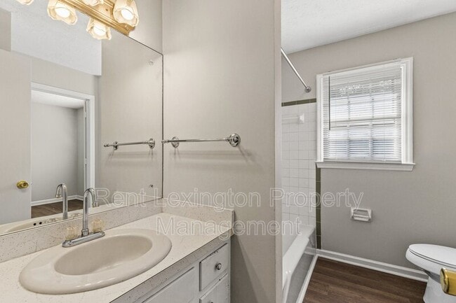 Building Photo - 3395 Montavesta Rd