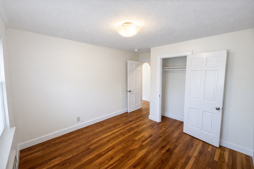 Building Photo - 186 Summit Ave