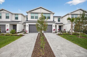 Building Photo - 2025 Townhome | 3 Bed + 3 Bath | Modern Living in Bradenton