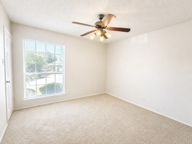 Building Photo - 4302 Pinon Ridge Dr