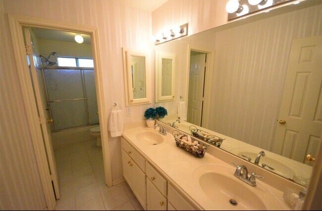 Building Photo - 4319 Greystone Way
