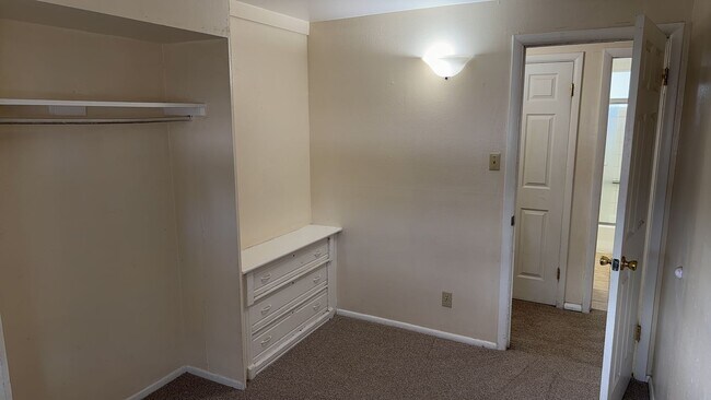 Building Photo - single family home