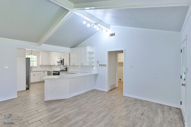 Building Photo - Complete RENOVATION only a few years ago!  Large bedrooms!