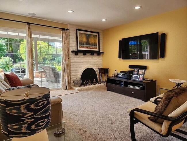Building Photo - $4990 -- BEAUTIFUL 4BED HOME IN MISSION VA...