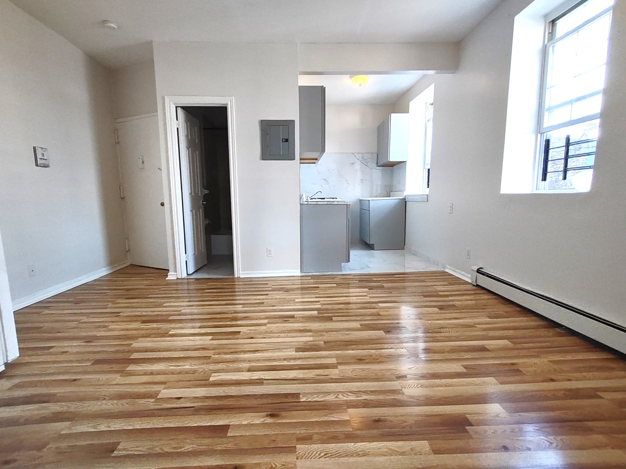 Building Photo - 903 Glenmore Ave