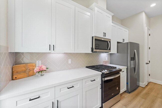 Building Photo - 2131 Blalock Rd