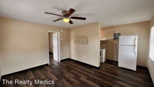 Building Photo - 1 br, 1 bath House - 2000 W Jackson St Unit 8