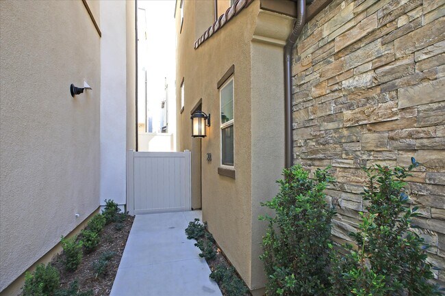 Building Photo - 28 Hideaway Loop