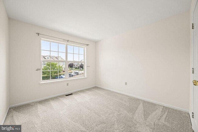 Building Photo - 713 Whitetail Cir