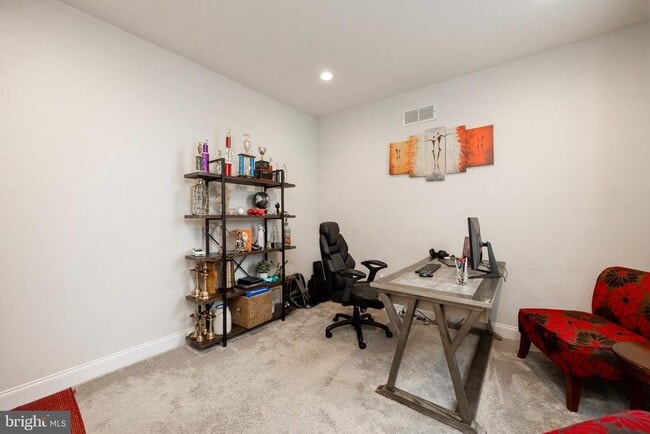 Building Photo - 126 Iron Hill Way