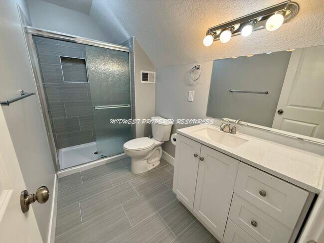 Building Photo - Spacious 4 Bedroom, 2 Bath Home for Lease in Lee's Summit, MO