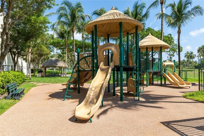 Building Photo - 19501 W Country Club Dr