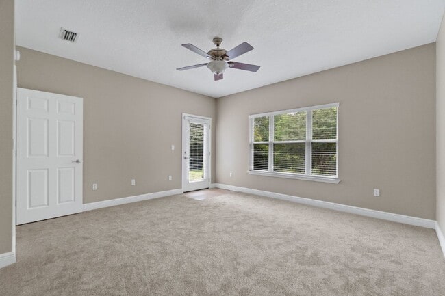 Building Photo - 4301 Hidden Lakes Dr