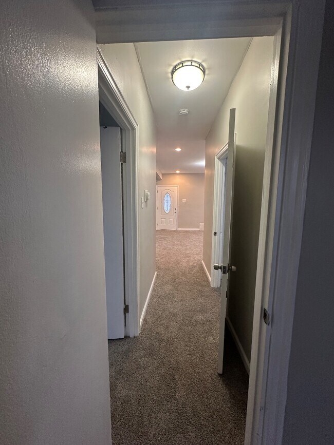 Building Photo - 6044 Mayflower Ave