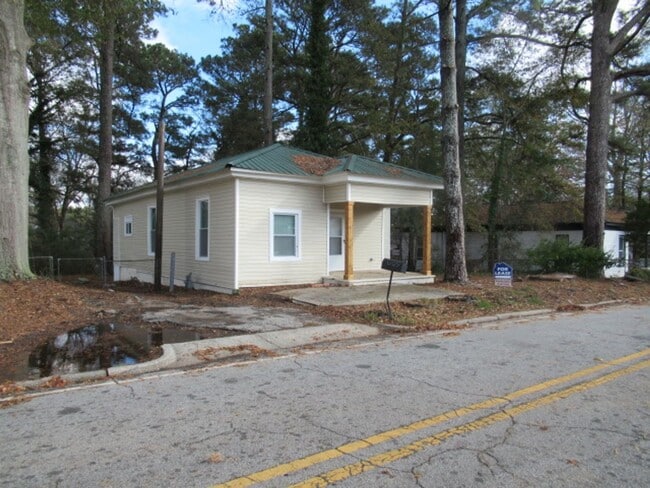 Primary Photo - 609 N Aycock St