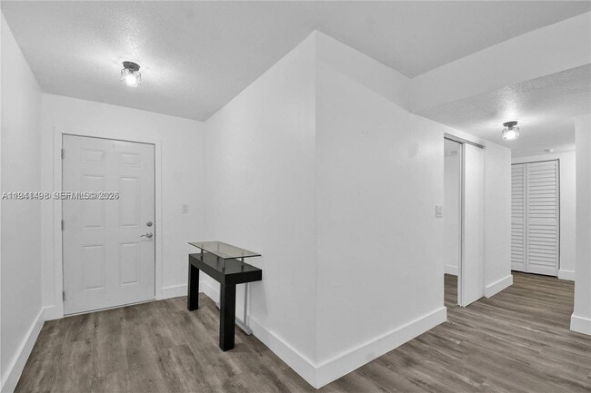 Building Photo - 9371 Fontainebleau Blvd