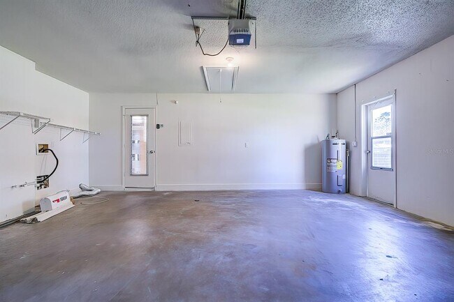 Building Photo - 11100 Monarch St