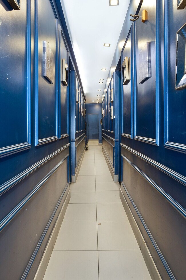 Building Photo - 417 E 61st St