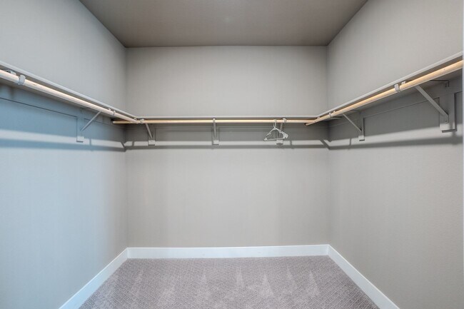 Building Photo - Fully furnished 3 bedroom / 3 bathroom plus an office.