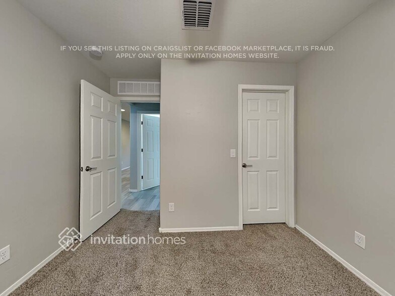 Building Photo - 16436 W La Ventilla Way