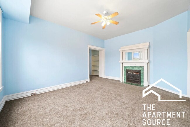 Building Photo - 3424 N Sheffield Ave