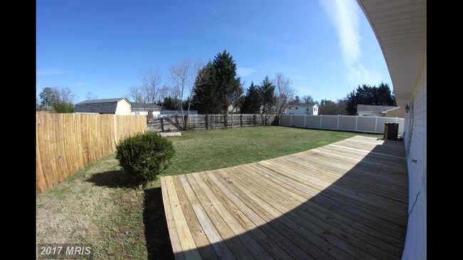 Building Photo - 6 Greystone Cir
