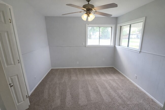 Building Photo - 2118 17th Ave N