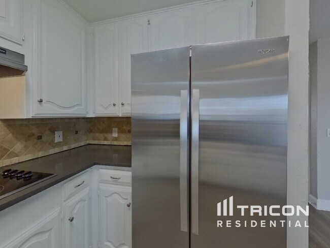 Building Photo - 7724 Grassland Dr