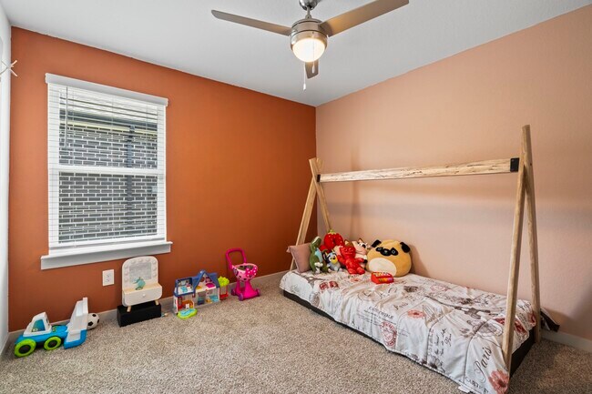 Building Photo - 302 Dusty Bridle Ln