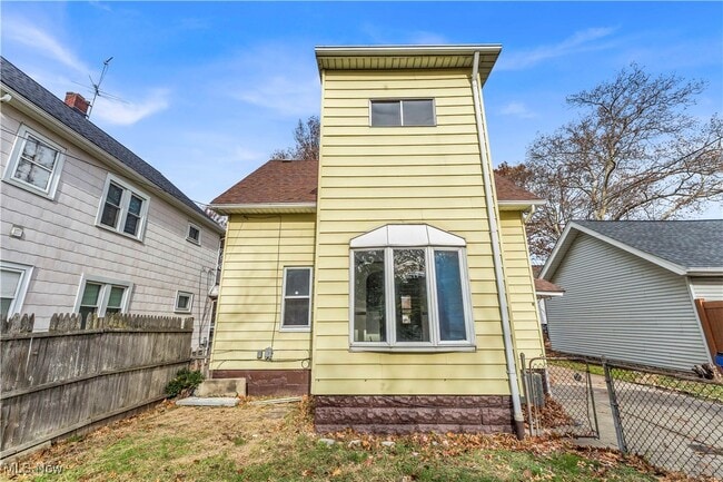 Building Photo - 11217 Florian Ave