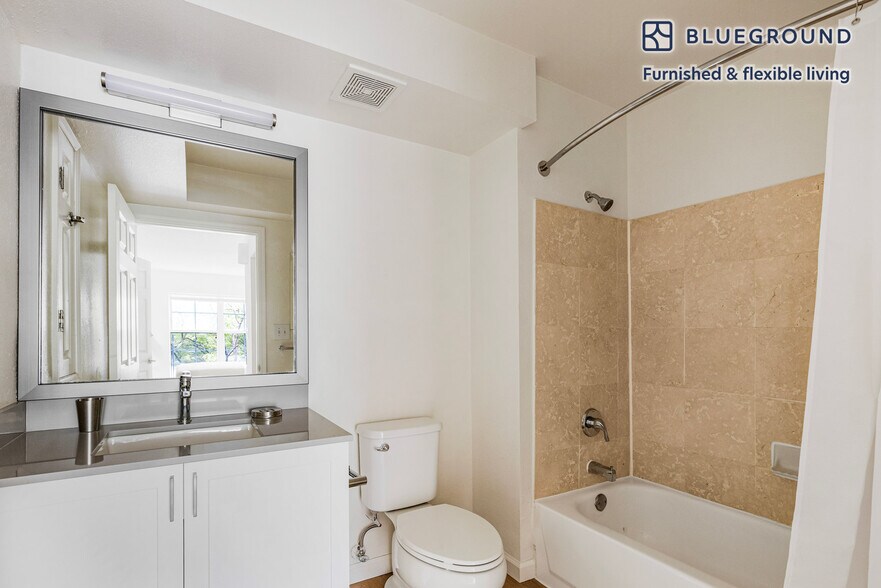 Building Photo - 444 Washington Blvd