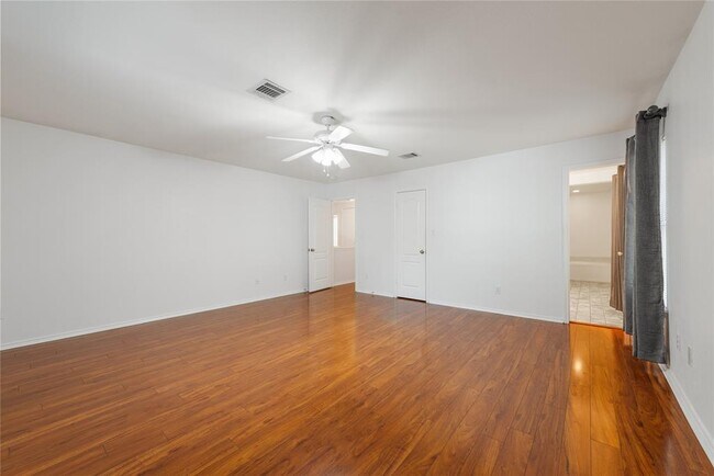 Building Photo - 11413 Kingsgate Dr