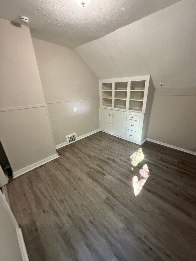 Building Photo - SECTION 8 and EDEN Accepted!! Your Newly R...