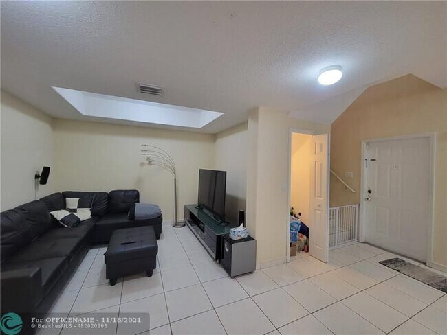 Building Photo - 7260 NW 174th Terrace