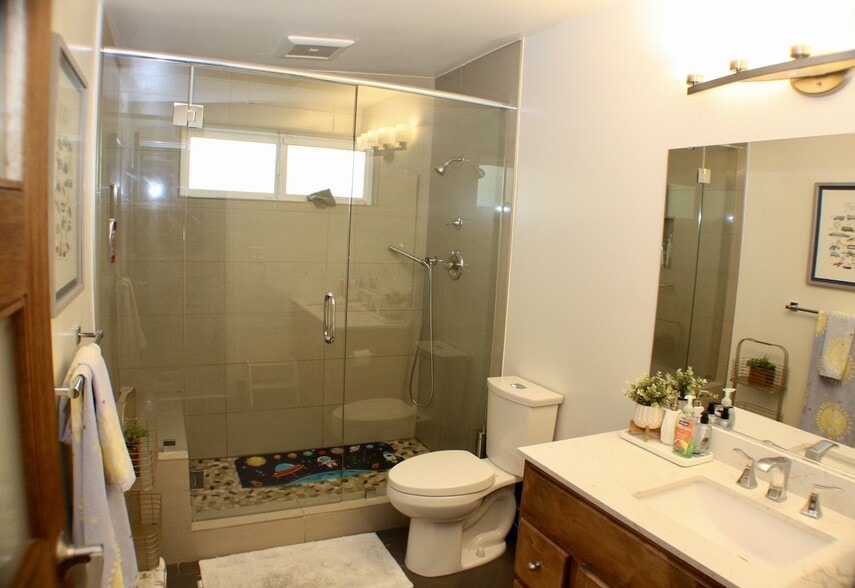 Building Photo - 4820 Abbeyville Ave