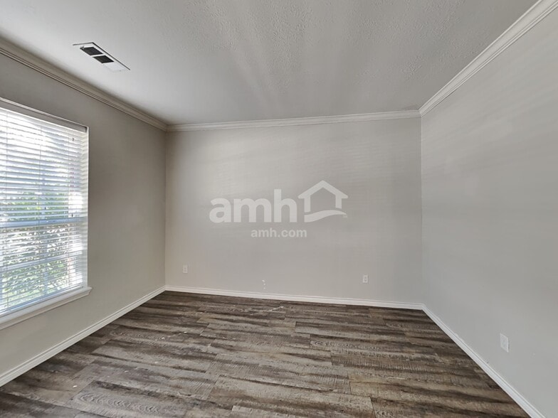 Building Photo - 17826 Camden Oaks Ln